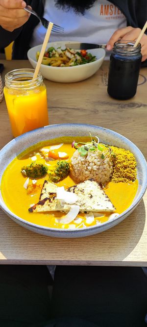 curry + tofu at The Therapist - LxFactory in Lisbon