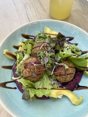 glow purple bowl with lentil no meatballs  at The Therapist - LxFactory in Lisbon