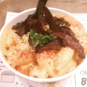 Mac and cheese with shiitake mushroom bacon and almond parm at Beatnic - Soho in New York City