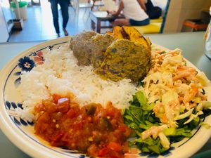 קציצות מאש ברוטב סויה וסילאן at Mauna - Vegan Kitchen in Mitzpe Ramon