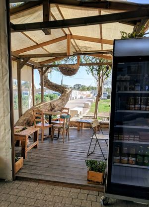 Outdoor seating at Mauna - Vegan Kitchen in Mitzpe Ramon