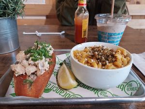 hearts of palm lobster roll (seasonal) with mac & cheese and an oreo milkshake at Branch Out in Paducah