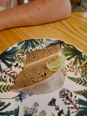 lemon cake at Helecho in Medellin