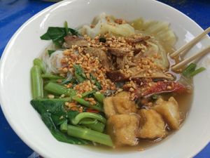 World's best vegan noodle soup at Pan Road - Vegan Food Cart in Bangkok