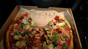 Le pizza at Blaze Pizza in Mason