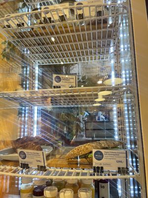 Some more vegan options #Veganuary at Madal Coffee Co - Ferenciek Tere in Budapest