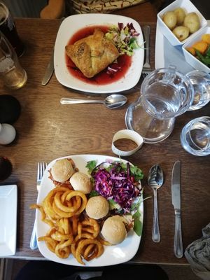 Mains at The Walnut Tree in Eye