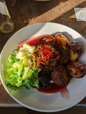 Sunday (nut) Roast at The Walnut Tree in Eye