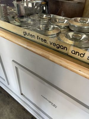 sign mentioning vegan options   at Nado Gelato in Coronado