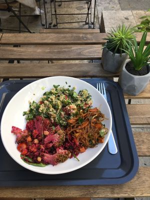 SALAD BOWL at Oh My Green in Budapest