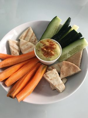 Hummus con pita y crudités  at Roots in Tenerife