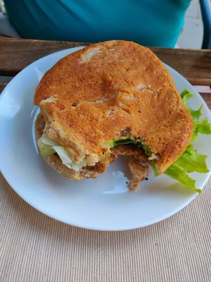 vegetable burger with pineapple at Roots in Tenerife