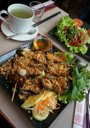 Brochettes 4 saisons (saté/lime/curry/5-spices) at La Palanche d'Aulac in Paris