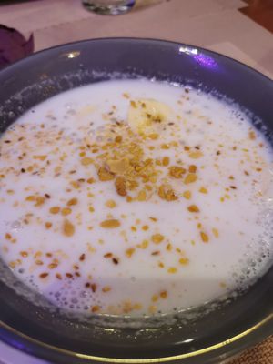 Dessert lait de coco, banane at La Palanche d'Aulac in Paris
