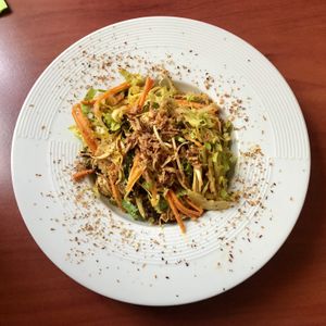 Vegan banana leaf salad at La Palanche d'Aulac in Paris
