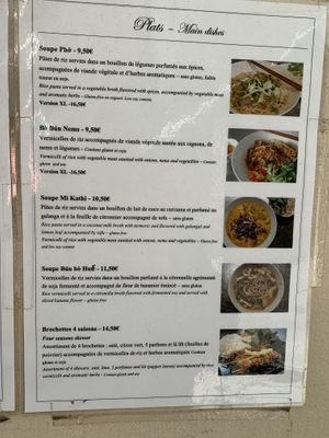 English menu outside of restaurant  at La Palanche d'Aulac in Paris