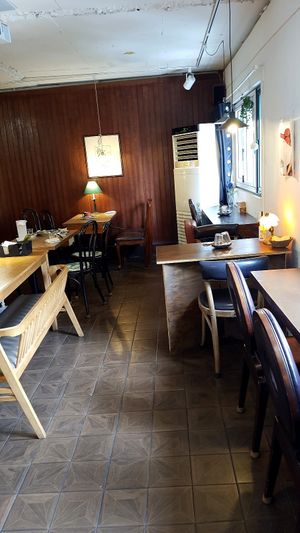 Interior of location - seating space at Around Green - 어라운드 그린 in Seoul