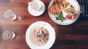 French toast plate and soy cream pasta at Around Green - 어라운드 그린 in Seoul