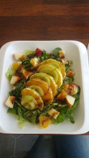 Quinoa fruit sald at Around Green - 어라운드 그린 in Seoul