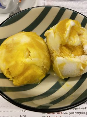 Sorbete vegano de mango y coco   at Niza in Valladolid