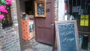 Yes found it! at Les Oiseaux s'entetent in Liege