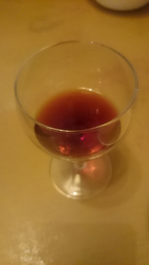 Red wine at Les Oiseaux s'entetent in Liege