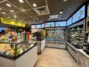 "inside"  at Mr. Clou in Hannover