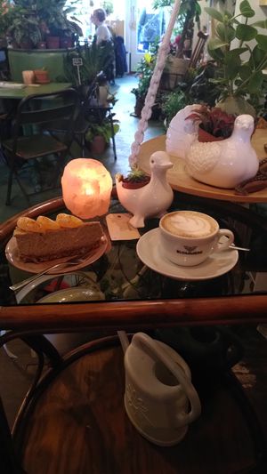 Pumpkin cheesecake and oat cappuccino at Oerwoud in Den Bosch