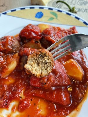 Albóndigas con mermelada de piquillo at Restaurante Goikar in Bilbao