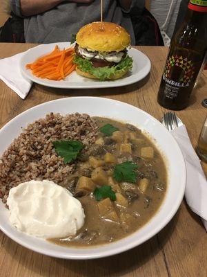 Hamburguesa Polaca y Estofado Polaco at Mihiderka - Józefa in Krakow