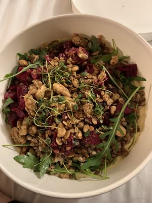 Roast veggies and hummus salad at Mihiderka - Józefa in Krakow