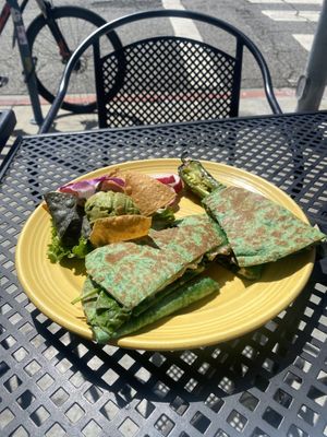 Cheese quesadilla con spinach y pollo vegano 🌱🫶🏽  at The Grain Cafe in Long Beach