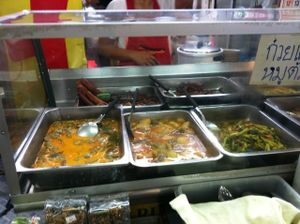 Curries at Soi Naradhiwas Rajanagarindra - Vegetarian Food Stall in Bangkok