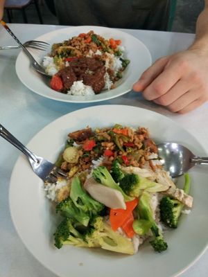 Choose rice with two toppings at Soi Naradhiwas Rajanagarindra - Vegetarian Food Stall in Bangkok