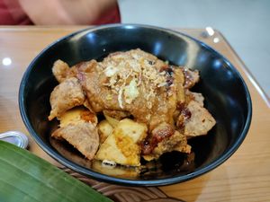Satay starter with tofu and mock meat at Alpukat Bistro in Jakarta