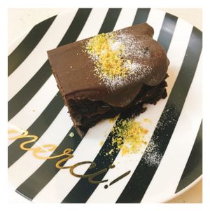 Avocado almond milk chocolate cream vegan cake at The Nilk Factory - 더닐크팩토리 in Seoul