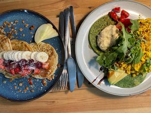 Sweet and healthy pancakes at Koffiebar Sowieso in Breda