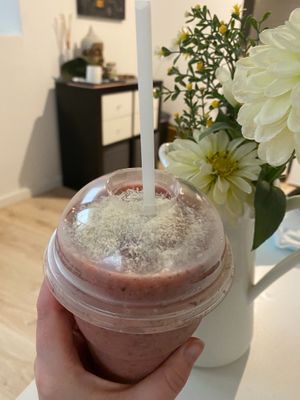 The pink tonic smoothie at Yao Pressed Juicery in Lisbon