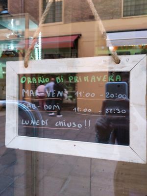 spring opening hours at Giardino Di Greta in Bologna