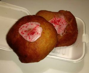 Vegan Raspberry Fastelavnsbolle at Cafe Kosmos in Odense