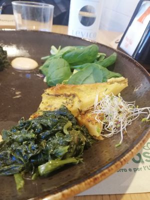 Farinata with seasonal vegetables, sprouts and vegan mayo at NaturaSi Bistrot in Treviso