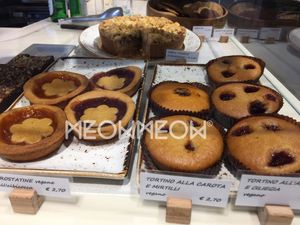 Vegan tarts and pastries at NaturaSi Bistrot in Treviso