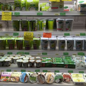 cheesecake and yogurt at Biosapori in Treviso