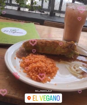 Pedí el chile relleno y que delicia el queso de coco!  at El Vegano in Guadalajara