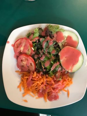 Mixed salad with strawberry dressing - Ensalada con aderezo de fresa at El Vegano in Guadalajara