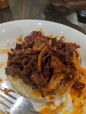 Tostadas flor de Jamaica at El Vegano in Guadalajara
