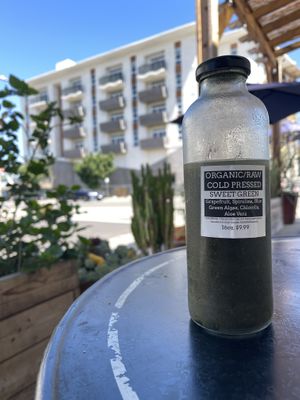 Juice and outdoor seating at Green Table Cafe in Los Angeles