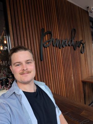 All vibes at Pinocchios Wine & Pizza Bar in Gosford