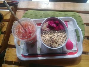 Pittaya bowl and Orange/strawberry juice at Fruto Juice Bar in Kota Kinabalu