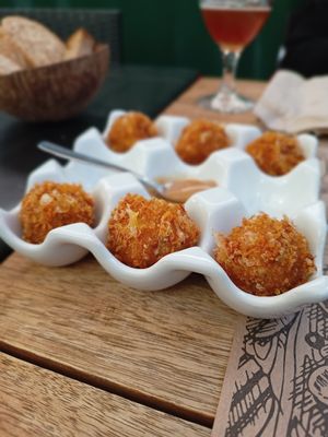 Boliñas de patata y queso veggi at Taskatenda in Salvaterra De Mino